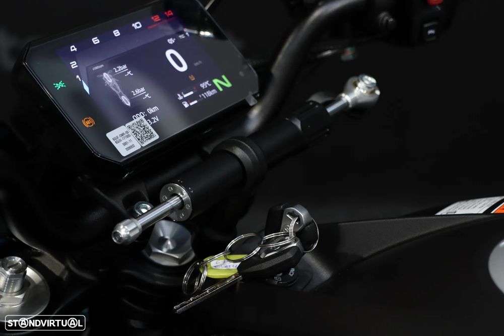 CF Moto 675NK CHAMPION BLUE - 19