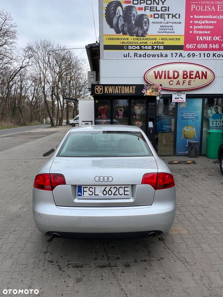 Audi A4 Limousine - 3