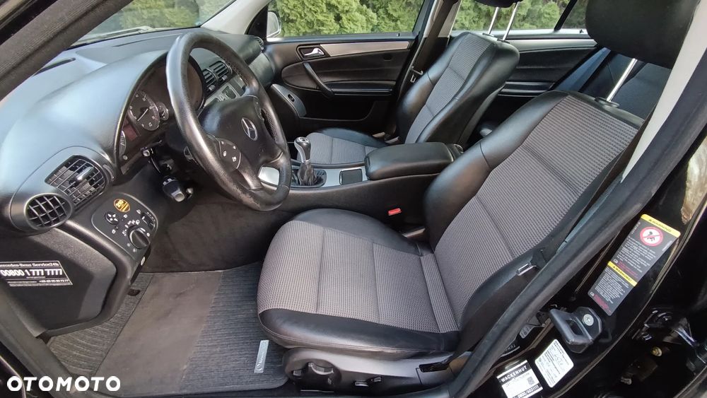 Mercedes-Benz Klasa C 180 Kompressor Avantgarde - 29