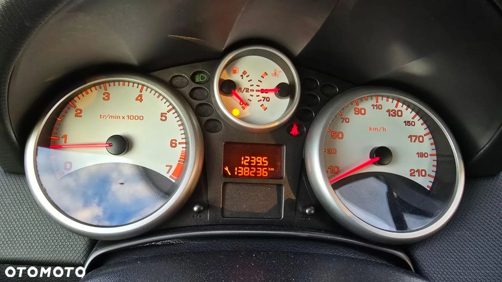 Peugeot 207 - 12