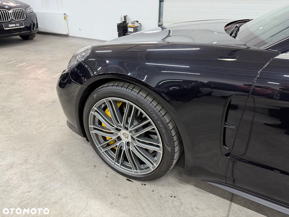 Porsche Panamera Turbo - 14