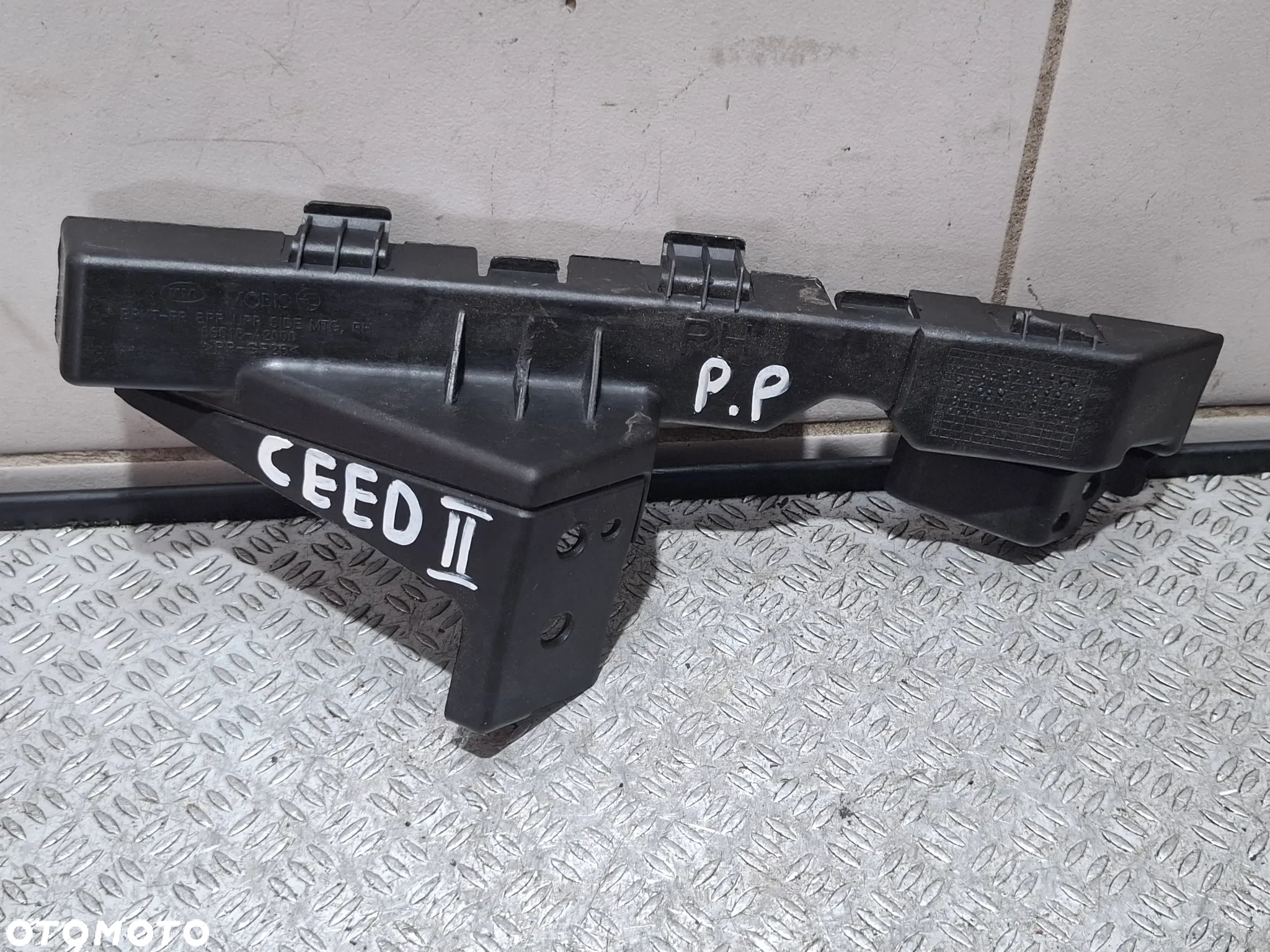 Ślizg zderzaka prawy przód KIA Ceed II 2017 rok nr 86518A2000 - 3