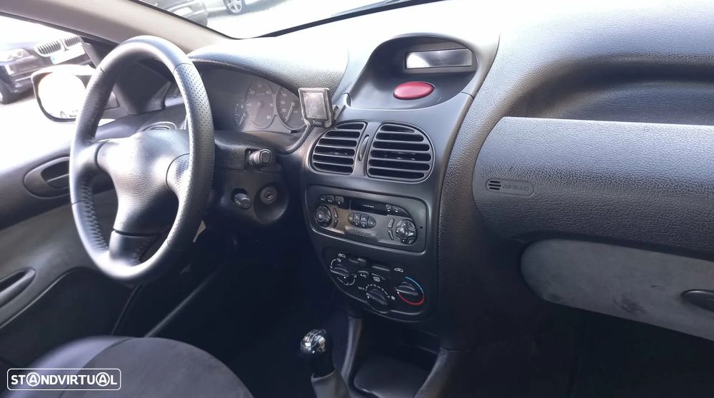 Peugeot 206 2.0 HDi XT — fotografia 16