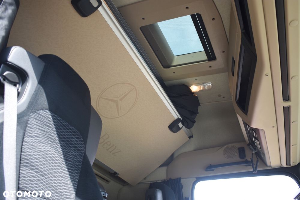 Mercedes-Benz Actros - 8