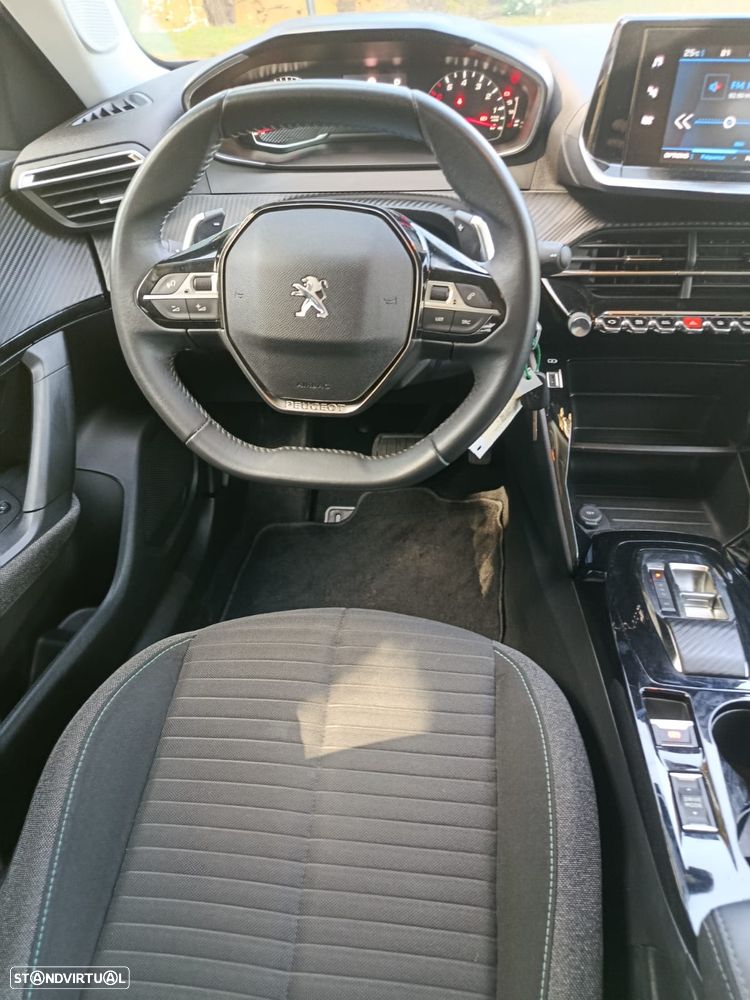 Peugeot 2008 PureTech 130 EAT8 Active - 11