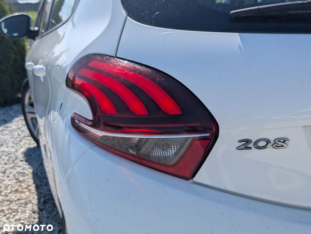 Peugeot 208 - 13