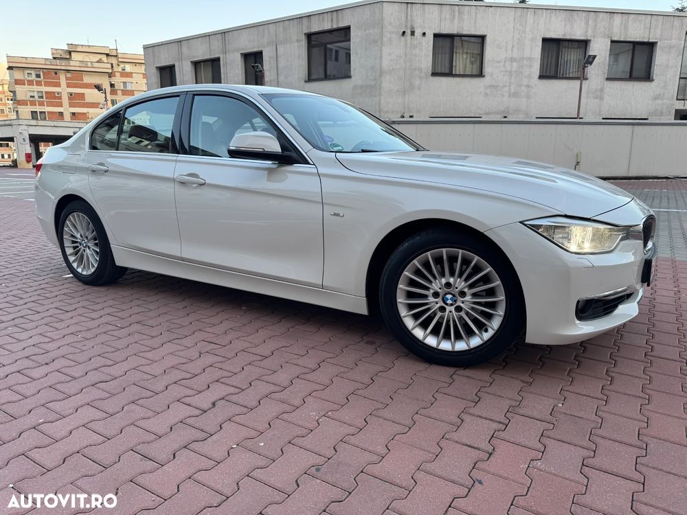 BMW Seria 3 320i Aut. Luxury Line - 5