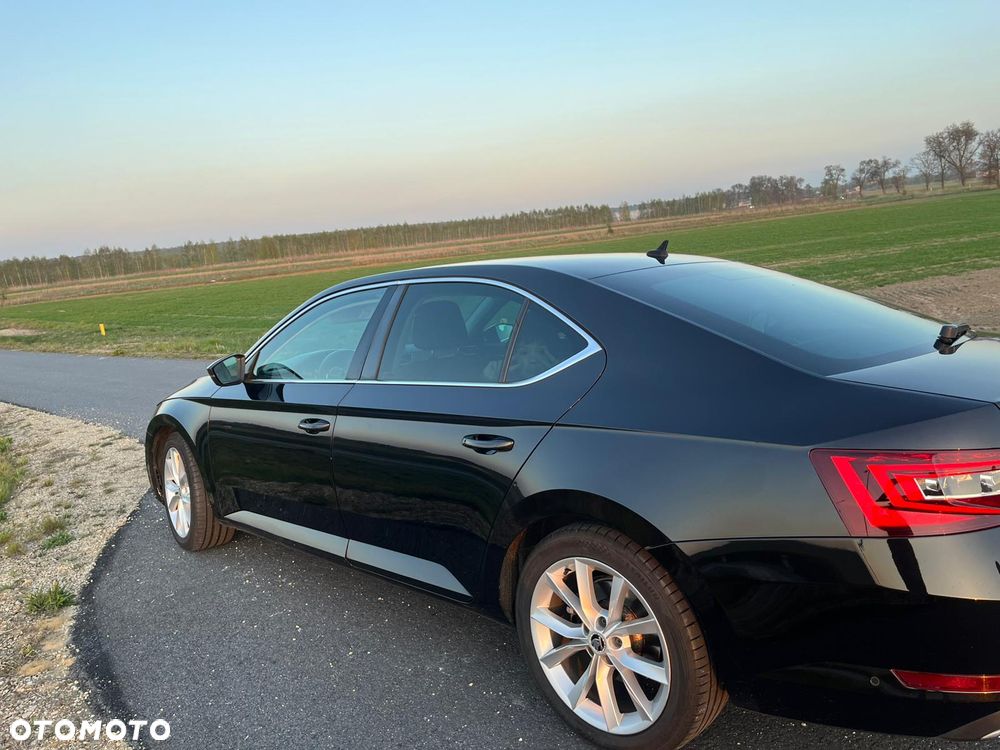 Skoda Superb 2.0 TDI DSG Sportline - 5