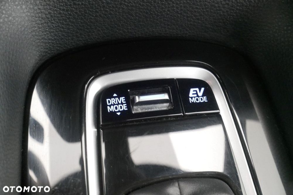 Toyota Corolla 1.8 Hybrid Comfort - 22