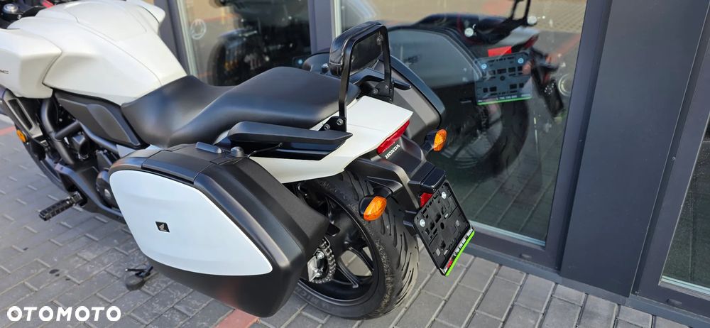 Honda CTX - 38