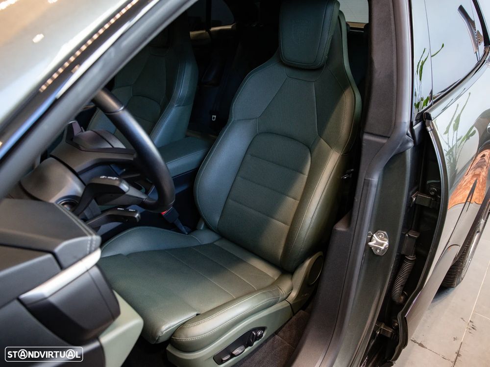 Porsche Macan Electric 4 - 22