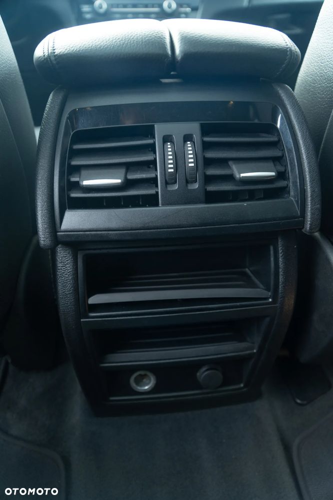 BMW X5 xDrive35i Edition Exclusive - 32