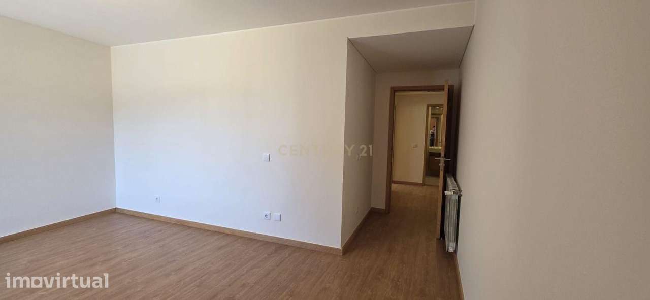 Apt. T2 ao Arrábida Shopping Novo, c/ Lugar garagem - Grande imagem: 4/38