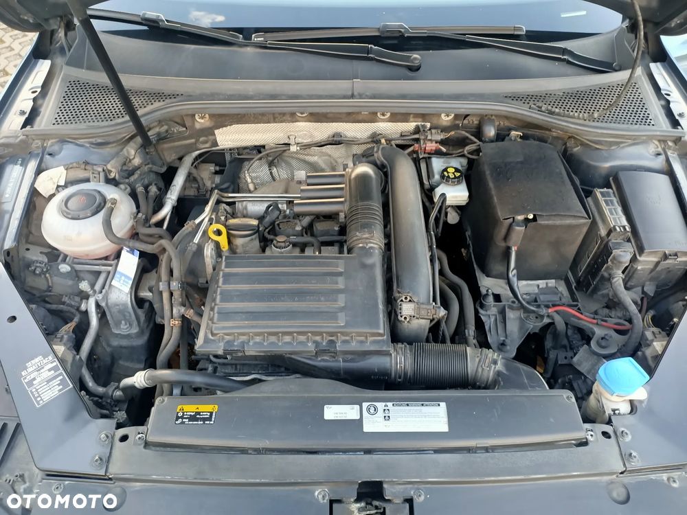 Volkswagen Passat 1.4 TSI BMT Trendline - 17