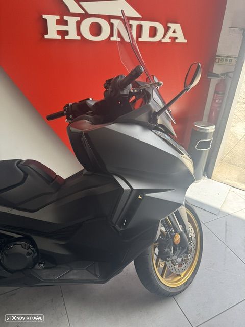 Honda Forza 750 abs - 8