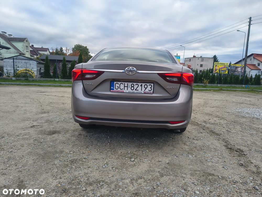 Toyota Avensis - 5
