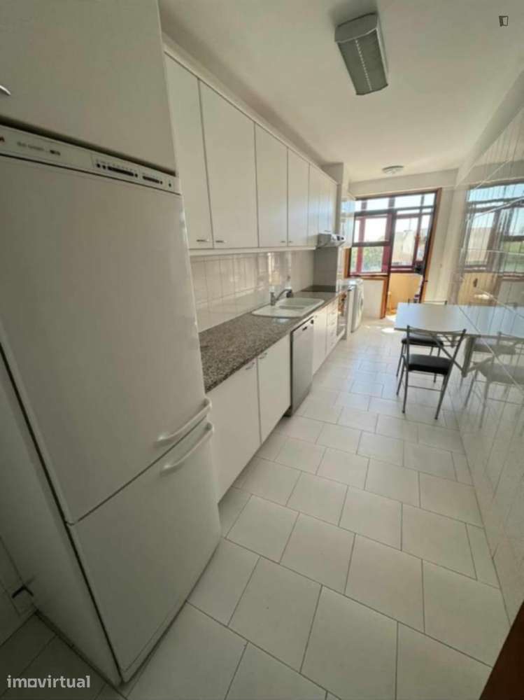 Apartamento com 1 quartos - localizado em Santa Marinha Porto - Grande imagem: 4/14