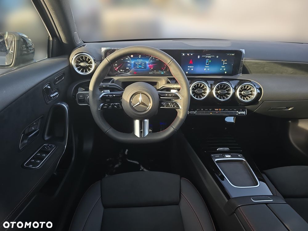 Mercedes-Benz Klasa A 200 7G-DCT AMG Line - 10