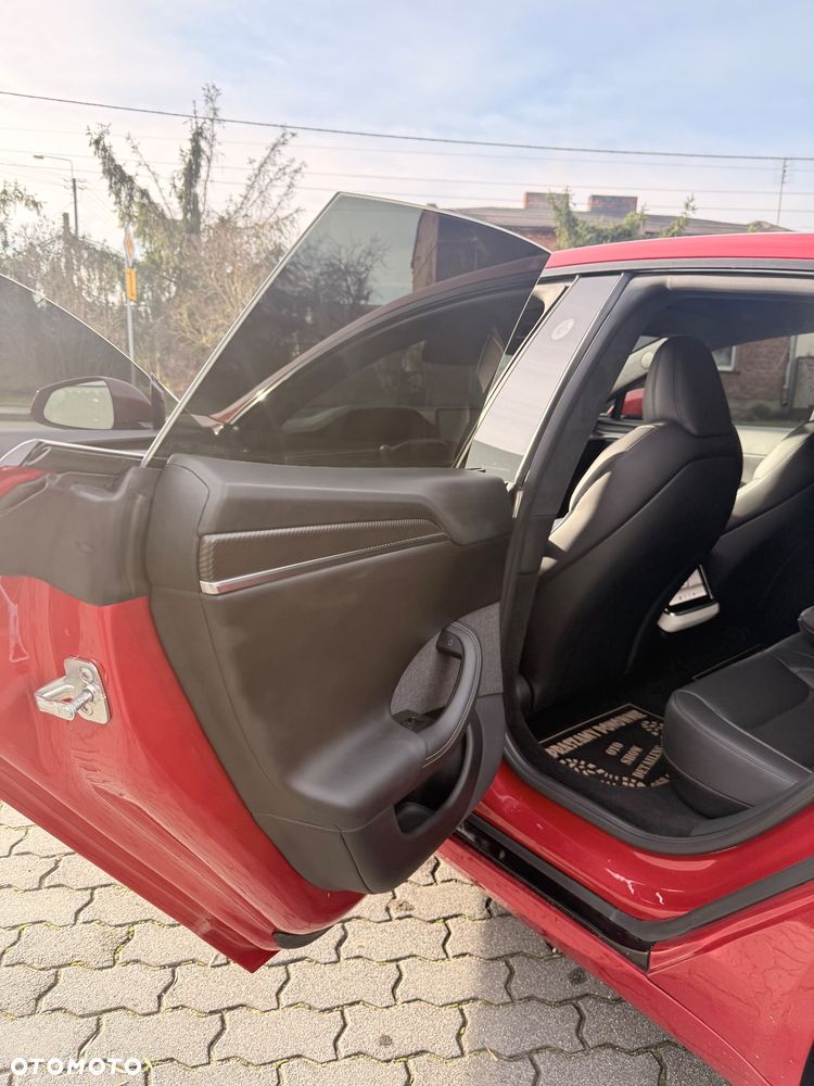 Tesla Model S - 14