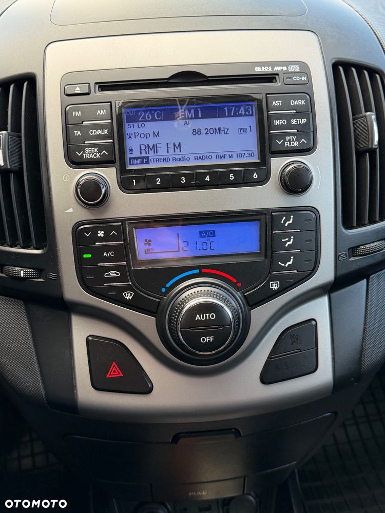 Hyundai i30 1.6 blue Classic - 32