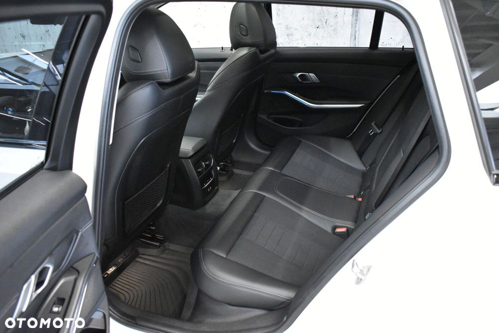 BMW Seria 3 - 23