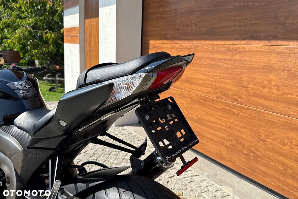 Suzuki GSX-R - 24
