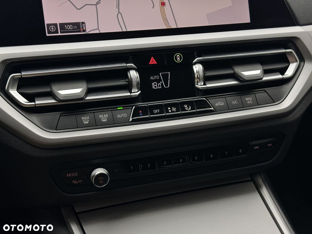 BMW Seria 3 318i - 26