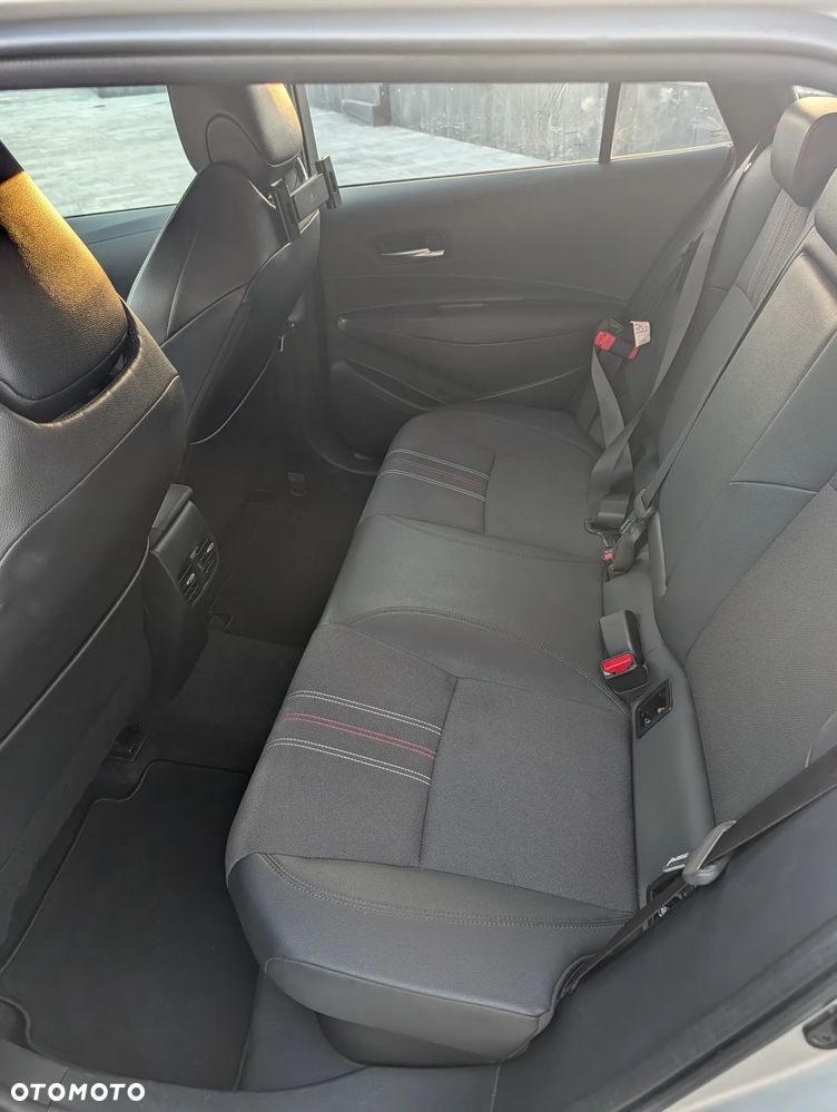 Toyota Corolla 2.0 Hybrid GR Sport - 11