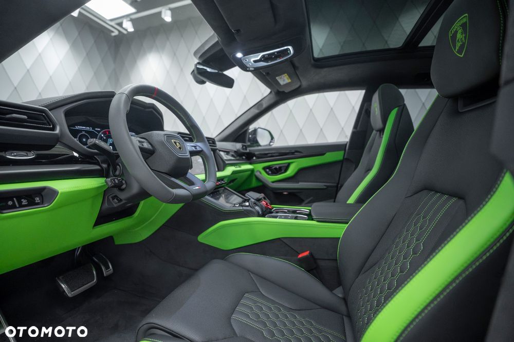 Lamborghini Urus - 14