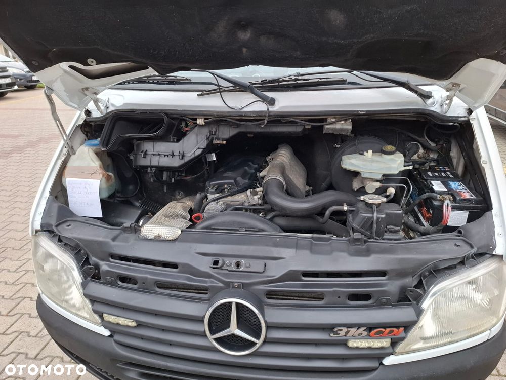 Mercedes-Benz Sprinter - 16