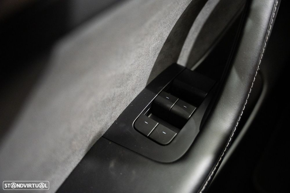 Tesla Model 3 Long-Range Dual Motor AWD - 22