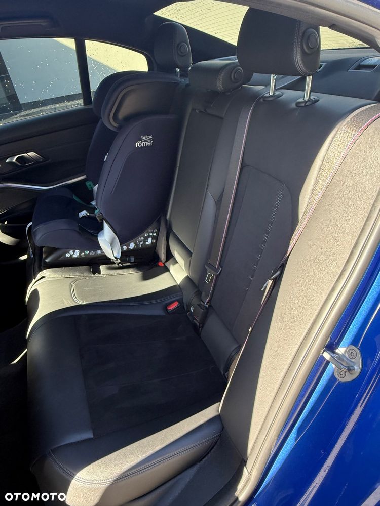 BMW Seria 3 320d M Sport Shadow sport - 17