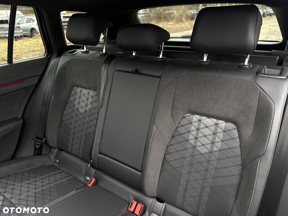 Volkswagen Golf - 30
