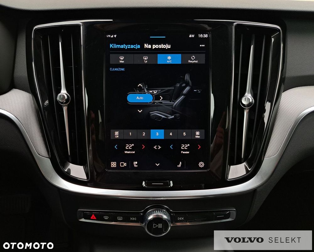 Volvo V60 Cross Country - 23