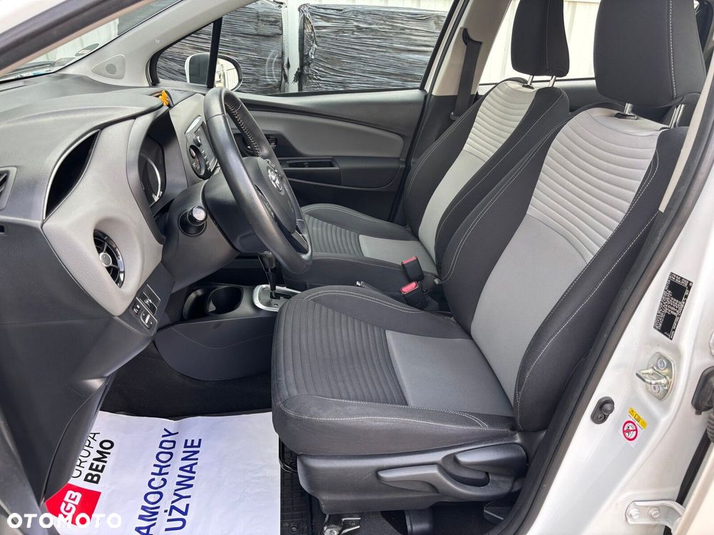 Toyota Yaris 1.5 Premium CVT - 12