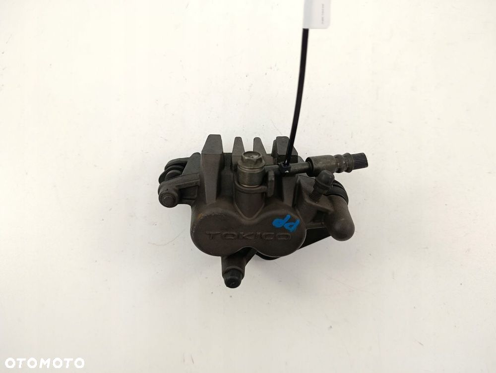 SUZUKI GSF 600 00-04 ZACISK HAMULCA PRZÓD PRAWY