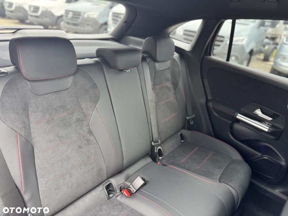 Mercedes-Benz GLA 200 mHEV AMG Line 7G-DCT - 14