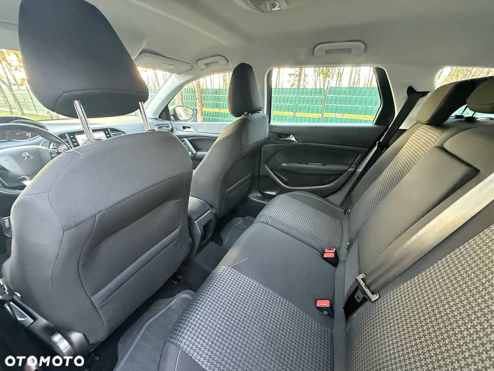 Peugeot 308 BlueHDi FAP 130 Stop & Start Style - 8