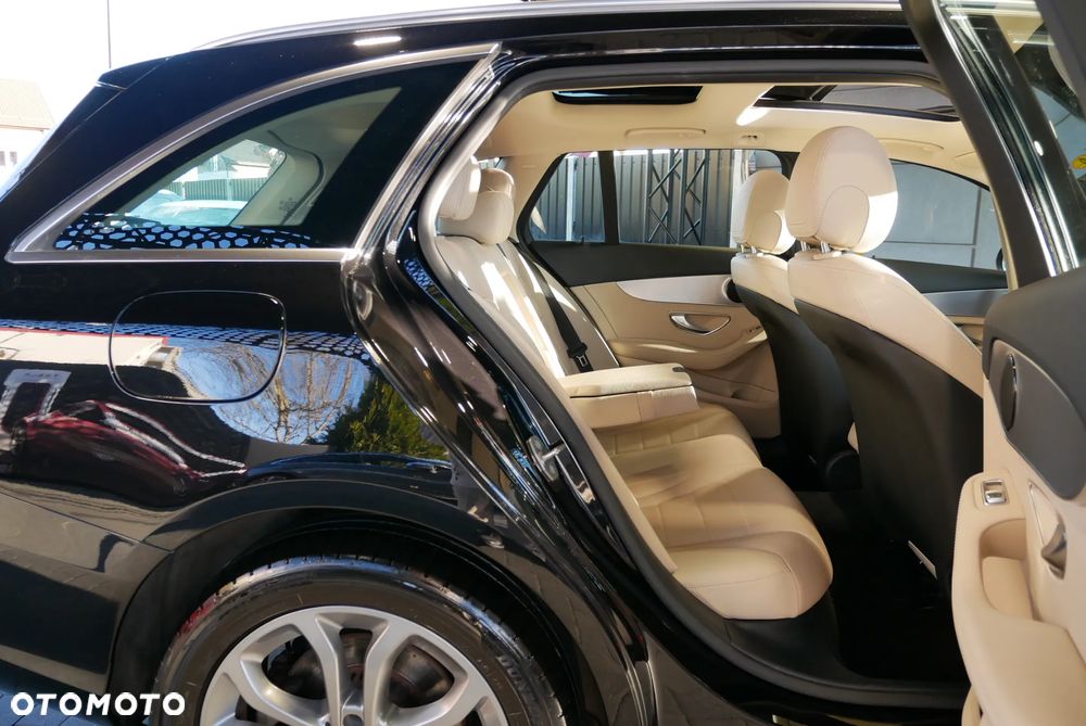 Mercedes-Benz Klasa C 200 4-Matic 9G-TRONIC - 11