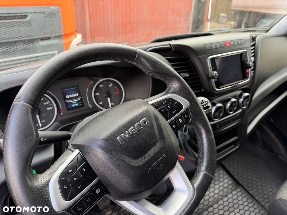 Iveco 50C18 KONTENER 5.0 M + WINDA DHOLLANDIA 1000 KG / BLIŹNIAK PODWÓJNE KOŁA / 3 MIEJSCA / PRAWO JAZDY KATEGORIA "B" / 35C18 / POLSKI SALON !! - 37