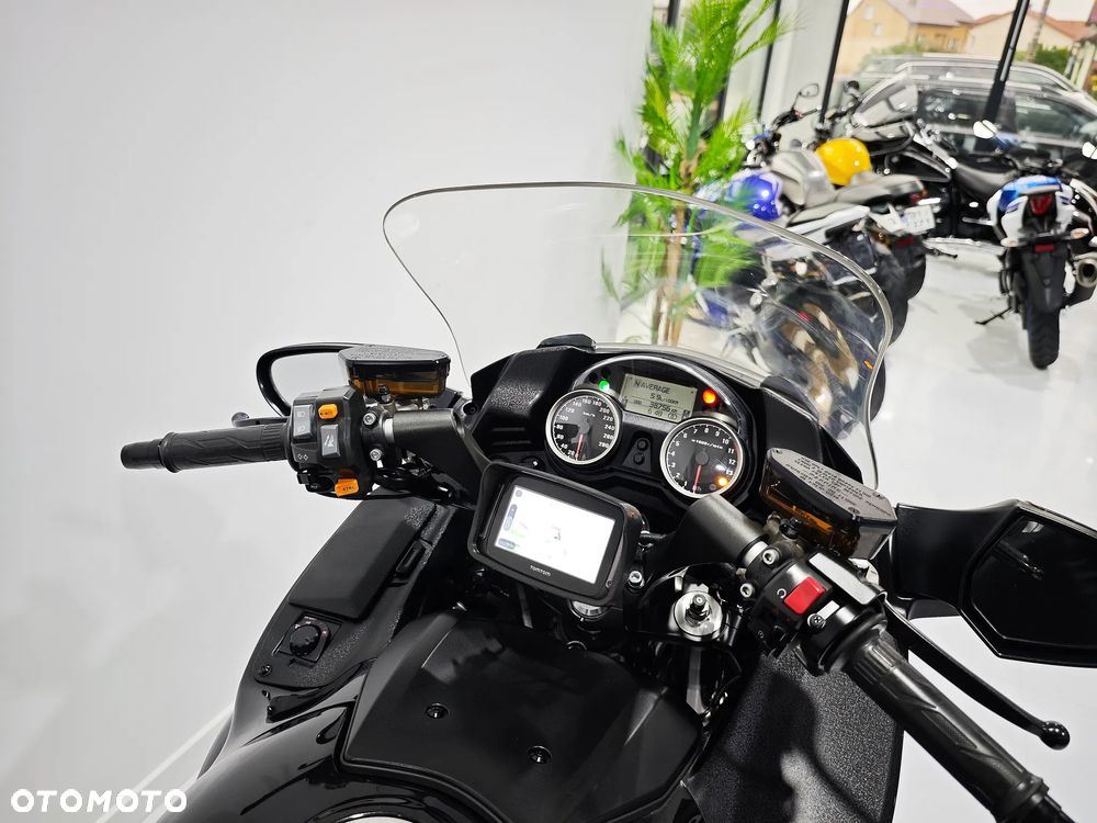 Kawasaki GTR - 6