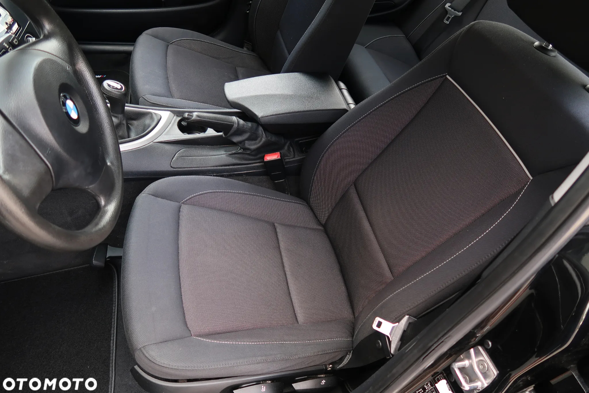 BMW Seria 1 116i - 22