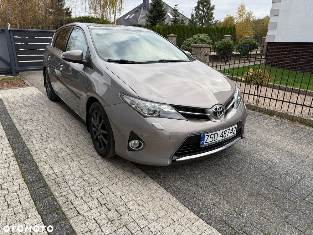 Toyota Auris 2.0 D-4D Prestige - 33