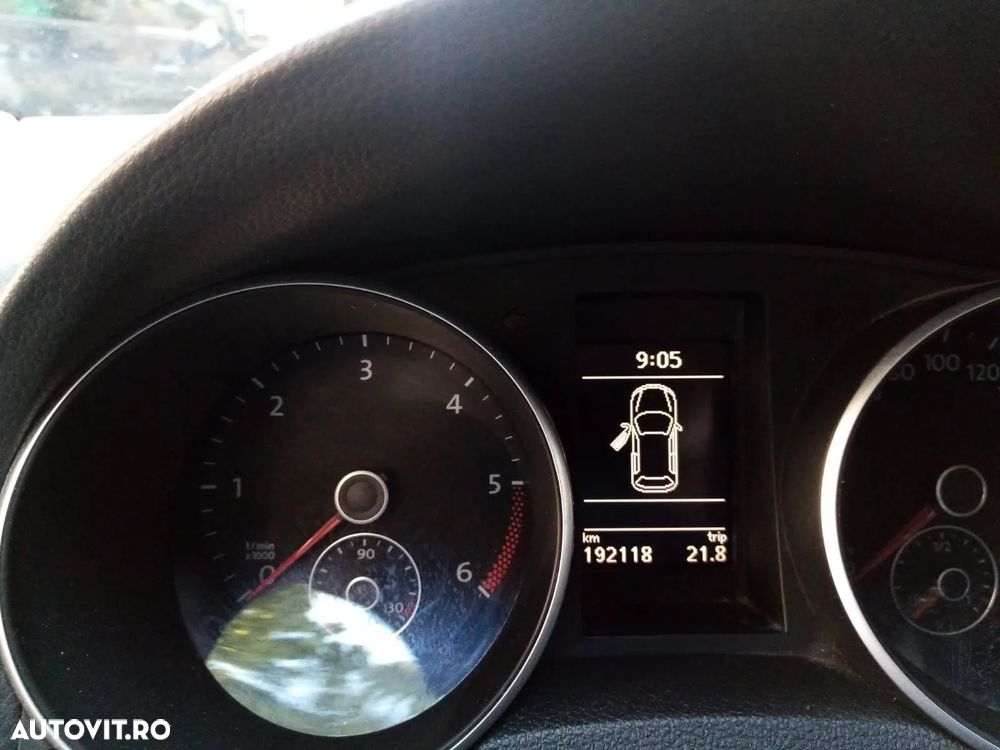 Volkswagen Golf 1.6 TDI BlueMotion Technology Comfortline - 9