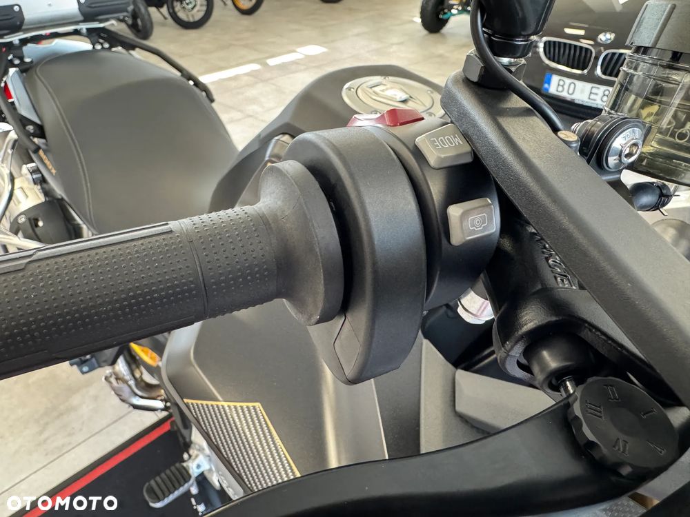 VOGE 900DSX - 7