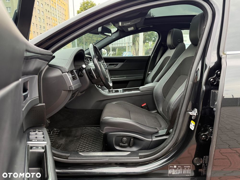 Jaguar XF 2.0 i4D R-Sport - 20