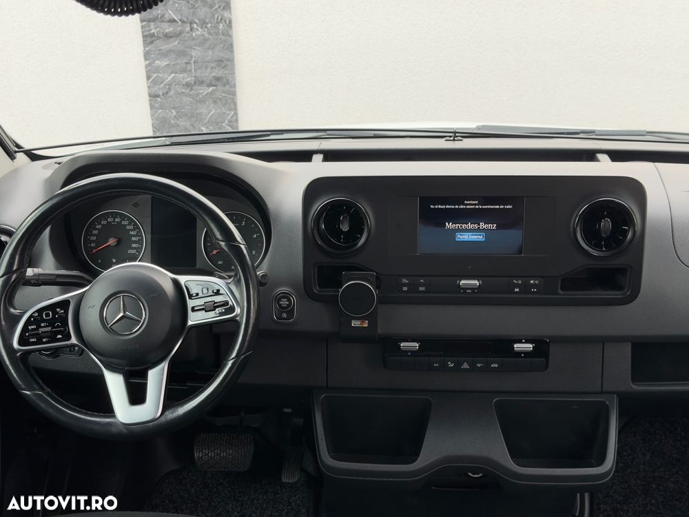 Mercedes-Benz Sprinter - 9
