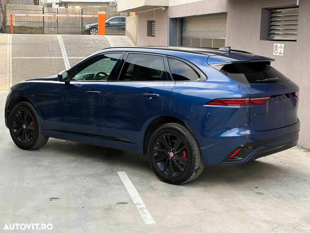 Jaguar F-Pace P250 AWD R-Dynamic SE - 14