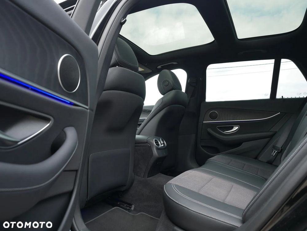 Mercedes-Benz Klasa E 300 9G-TRONIC Night Edition - 10