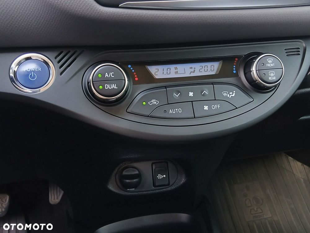 Toyota Yaris Hybrid 100 Premium EU6 - 21